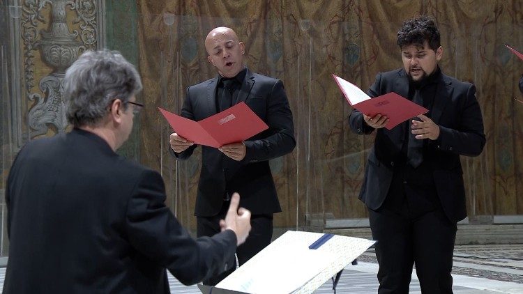 Another performance of a work by Josquin in the Sistine Chapel by the "De labyrintho" ensemble directed by Walter Testolin