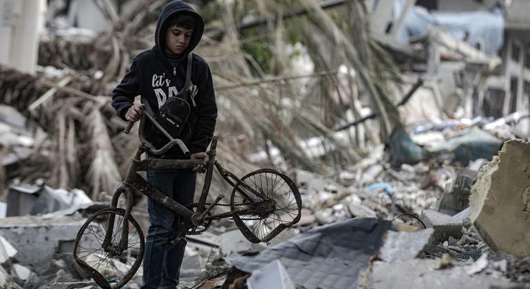 Gaza: Israeli aid cut threatens care for most vulnerable, warns UNICEF